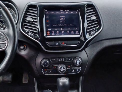 Used 2019 Jeep Cherokee Limited AWD/4WD image 31