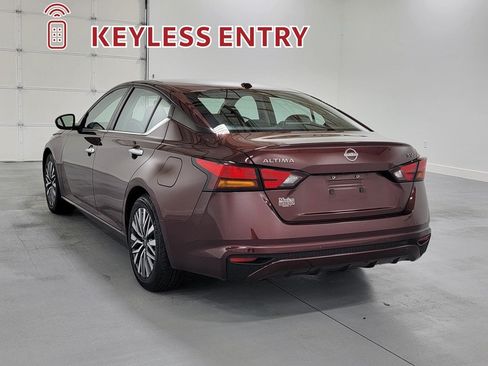 Used 2024 Nissan Altima 2.5 SV FWD image 6