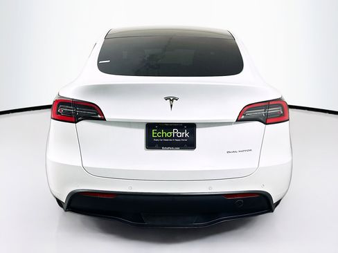 Used 2021 Tesla Model Y Long Range AWD/4WD image 7
