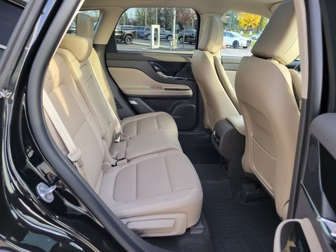 Certified 2024 Lincoln Corsair AWD w/ Equipment Group 101A image 27