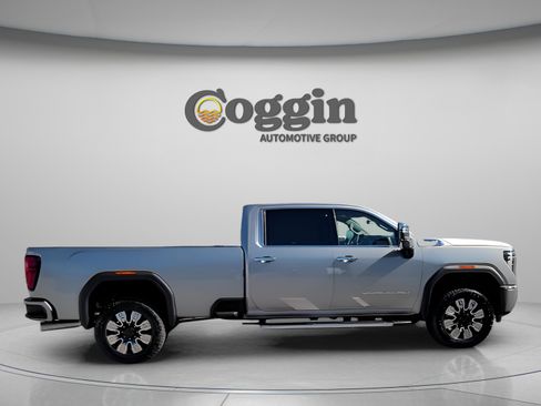 New 2026 GMC Sierra 3500 Denali w/ Technology Package image 16