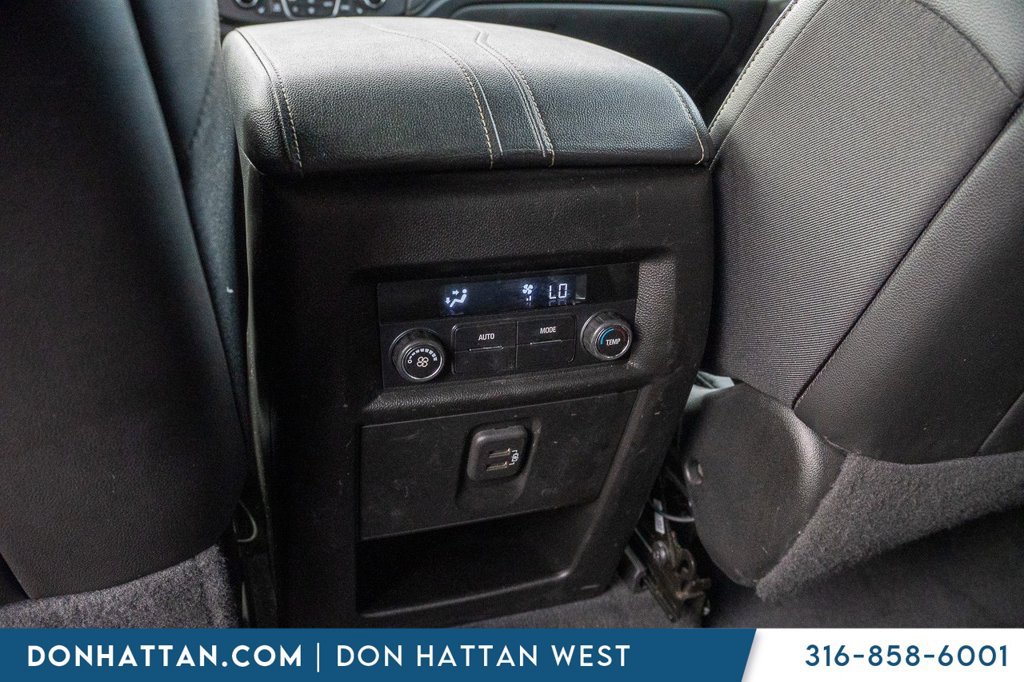 Used 2023 Chevrolet Traverse LT AWD/4WD image 21
