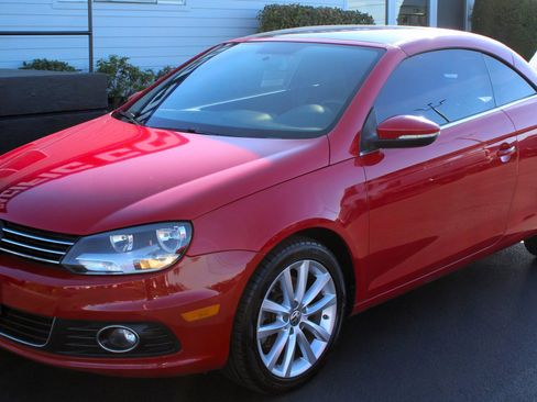 Used 2013 Volkswagen Eos Komfort image 2
