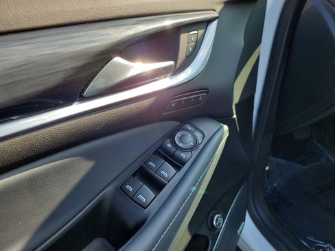 Used 2024 Buick Enclave Premium image 18