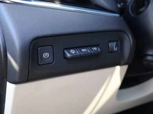 Used 2023 Buick Enclave Avenir w/ Avenir Technology Package image 12