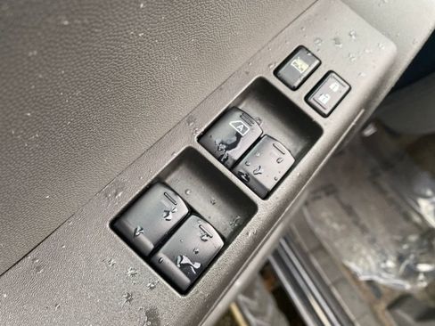 Used 2012 Nissan Xterra S w/ Value Package image 16