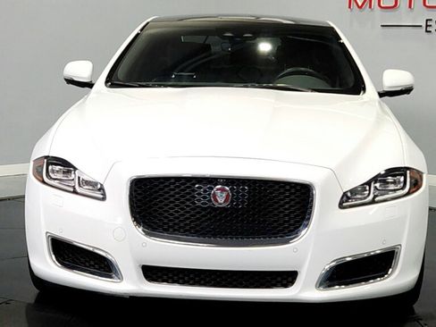 Used 2019 Jaguar XJ AWD image 2