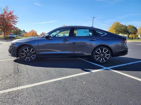 Used 2025 Honda Accord Touring image 16