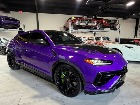 Used 2024 Lamborghini Urus Performante AWD/4WD image 18
