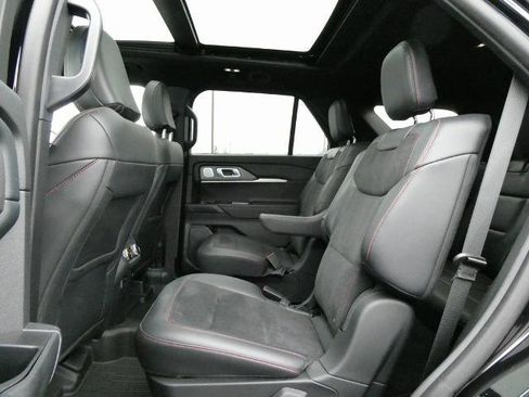 Certified 2025 Ford Explorer ST w/ Sun And Sound Package image 21