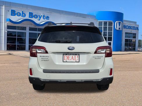 Used 2017 Subaru Outback 2.5i Limited AWD/4WD image 6