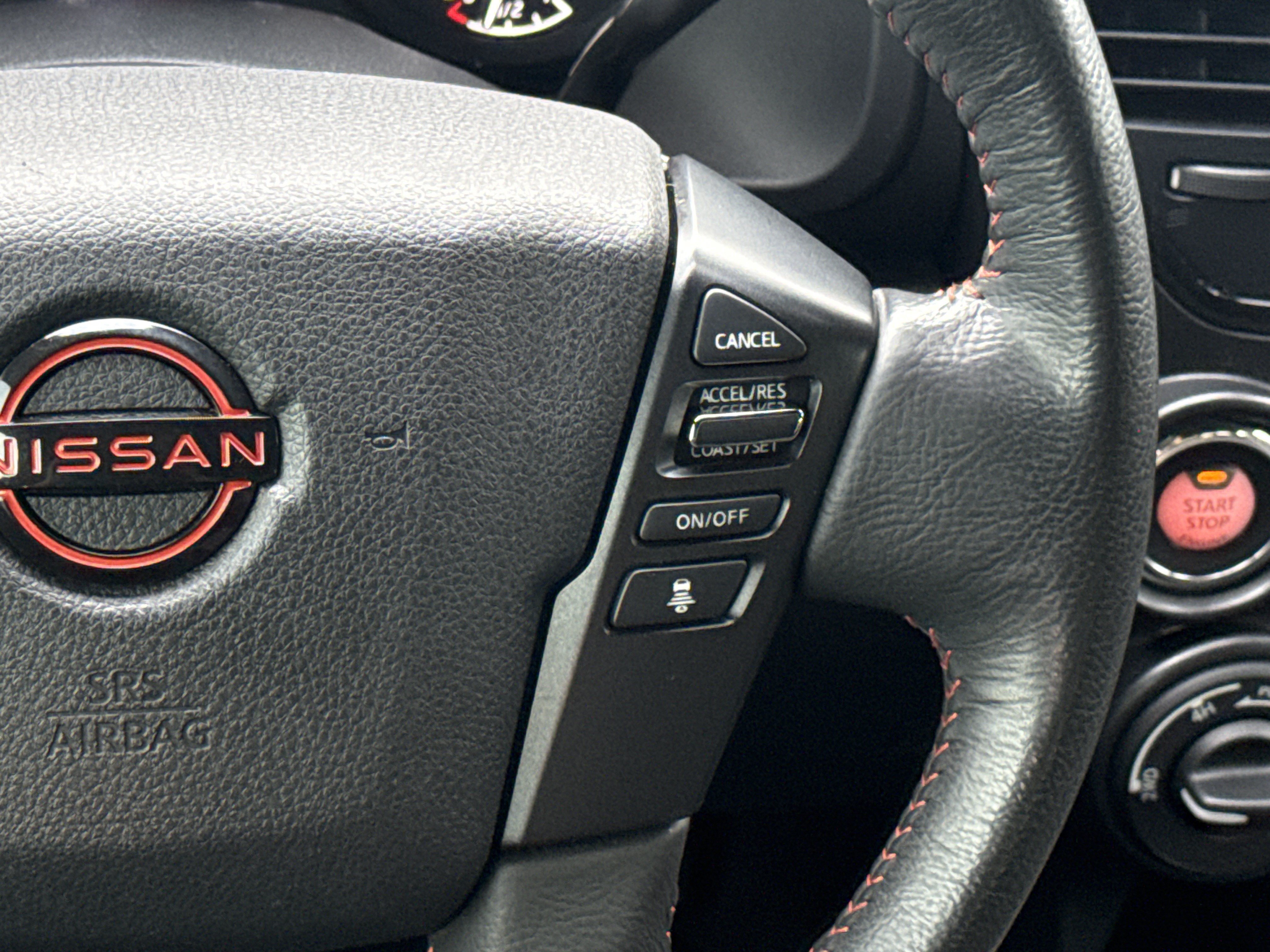 Used 2023 Nissan Titan PRO-4X AWD/4WD image 25
