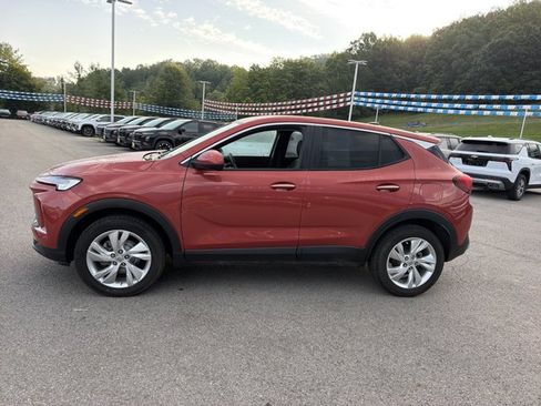 Used 2024 Buick Encore GX Preferred AWD/4WD image 8
