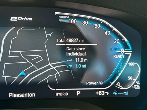 Used 2023 BMW 530e w/ Premium Package RWD image 36