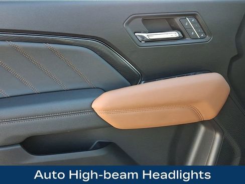 Used 2024 GMC Canyon AT4 w/ AT4 Premium Package image 17