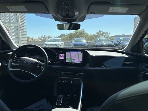 Used 2025 Audi Q5 Premium w/ Convenience Package image 19