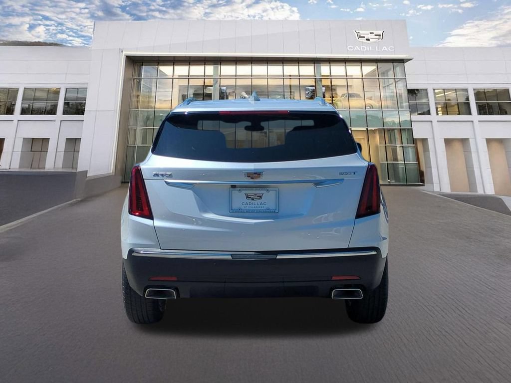 Used 2026 Cadillac XT5 Luxury w/ LPO, Floor Liner Package FWD image 4
