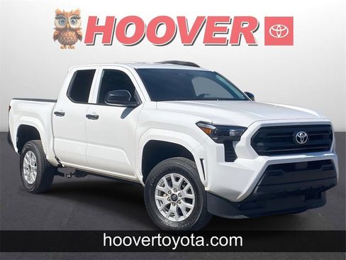 Used 2024 Toyota Tacoma SR image 1