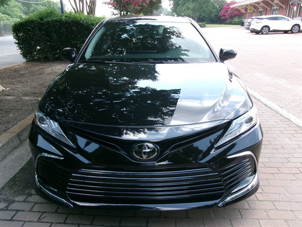Used 2024 Toyota Camry XLE FWD image 2