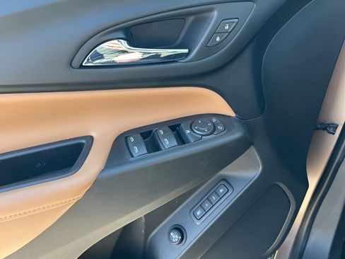 Used 2018 Chevrolet Equinox Premier image 23