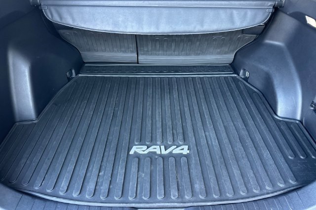 Certified 2022 Toyota RAV4 XLE AWD/4WD image 19