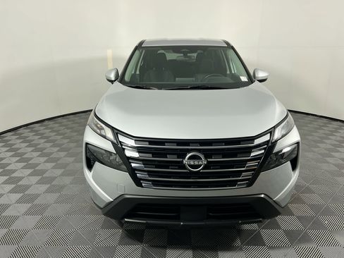 Used 2025 Nissan Rogue SV image 8