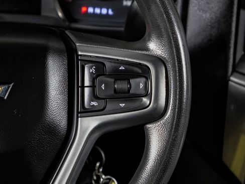 Used 2022 Chevrolet Silverado 2500 Custom w/ Custom Value Package AWD/4WD image 18