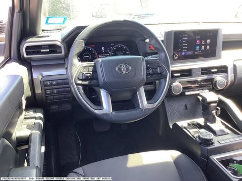 Used 2024 Toyota Tacoma TRD Off-Road AWD/4WD image 9