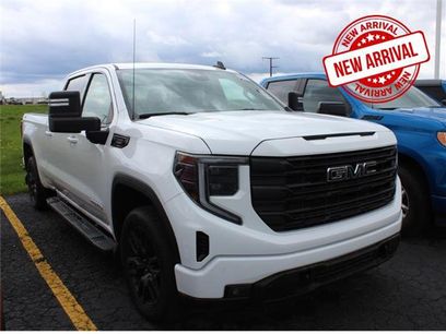 Used 2024 GMC Sierra 1500 Elevation w/ LPO, Elevation Black Package