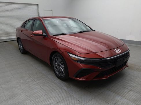Used 2024 Hyundai Elantra SEL FWD image 13