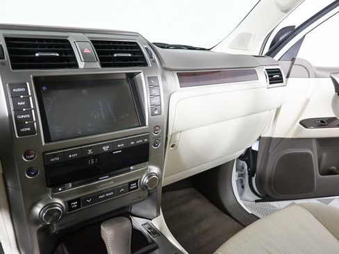 Used 2017 Lexus GX 460 image 20