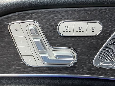 Used 2021 Mercedes-Benz GLS 580 4MATIC image 12
