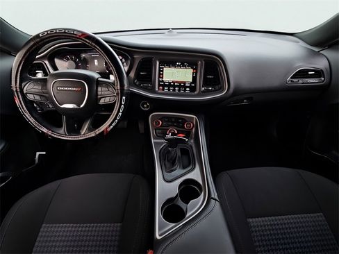 Used 2022 Dodge Challenger GT image 17