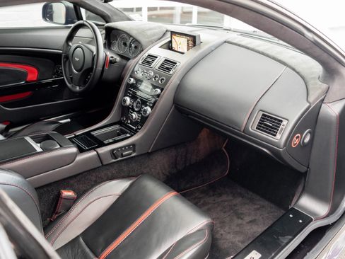 Used 2015 Aston Martin V12 Vantage S image 26