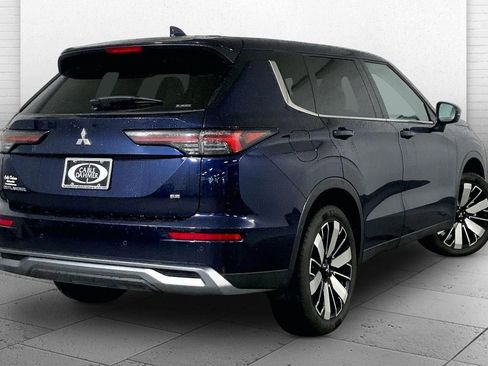 Used 2025 Mitsubishi Outlander SE AWD/4WD image 13