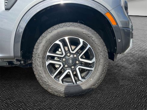 Used 2024 Ford Ranger Lariat w/ Trailer Tow Package image 11