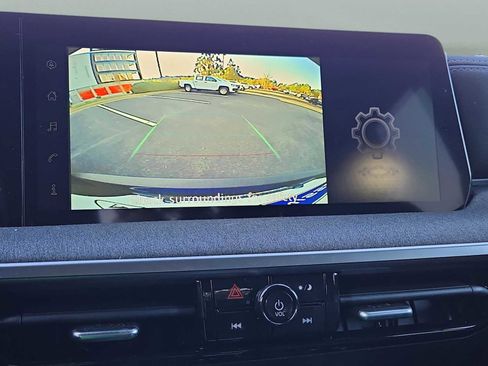 Used 2025 Nissan Kicks SV image 28