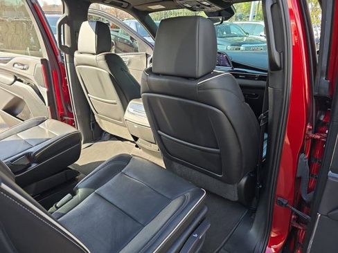 Certified 2022 Cadillac Escalade ESV Sport w/ Touring Package image 11