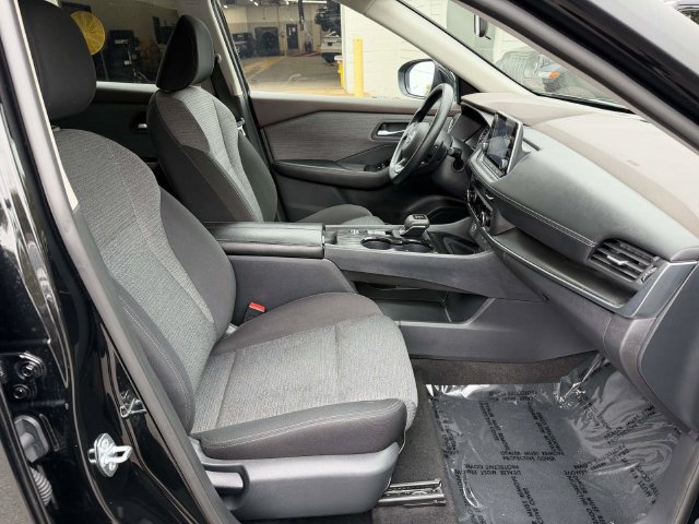 Used 2023 Nissan Rogue SV FWD image 10