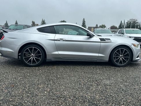 Used 2015 Ford Mustang Premium image 9