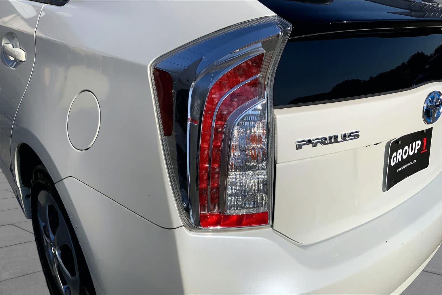 Used 2014 Toyota Prius Four w/ Solar Roof Package FWD image 28