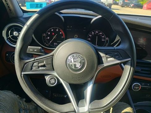 Used 2019 Alfa Romeo Giulia Ti AWD/4WD image 26