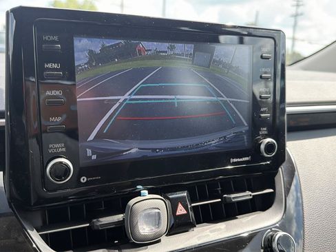 Used 2022 Toyota Corolla LE FWD image 16