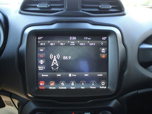 Used 2022 Jeep Renegade Trailhawk AWD/4WD image 30