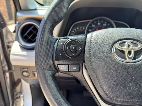 Used 2015 Toyota RAV4 LE AWD/4WD image 21