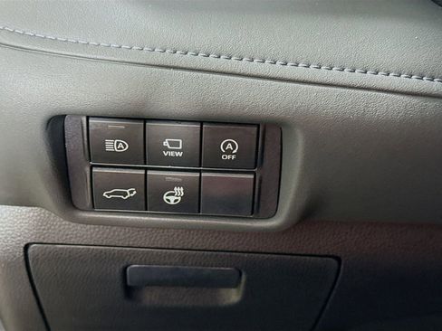 Certified 2024 Toyota Highlander Platinum AWD/4WD image 11