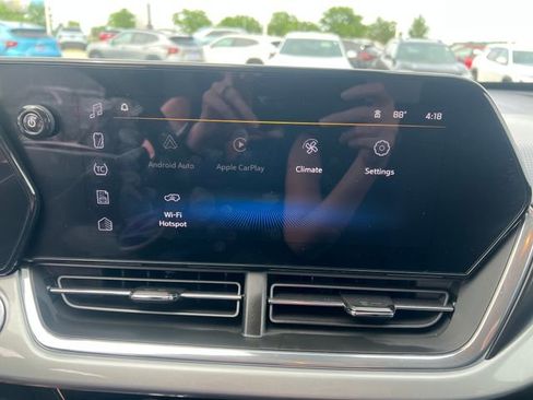 Certified 2025 Chevrolet Trax LT FWD image 20