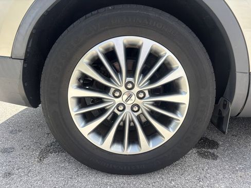 Used 2016 Lincoln MKX Select w/ Select Plus Package FWD image 38