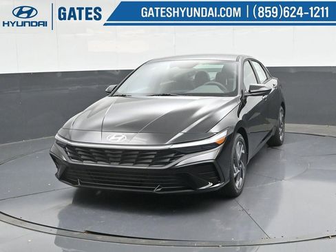 New 2025 Hyundai Elantra Sport image 6