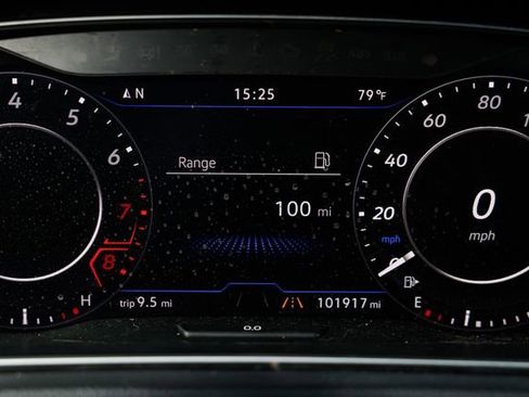 Used 2018 Volkswagen Golf R 4-Door image 49